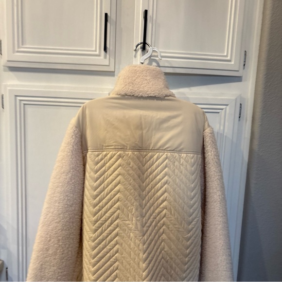 NWT Athleta  Long Cozy Sherpa Coat Jacket,  Cream  Color SIZE M Quilted - Picture 8 of 16